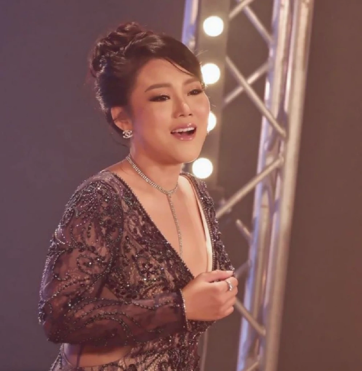 "หญิง ธิติกานต์" เผยชีวิตหลังหมดสัญญา ยันยังร้องทุกเพลงได้ แม้ไม่ต่อสัญญา