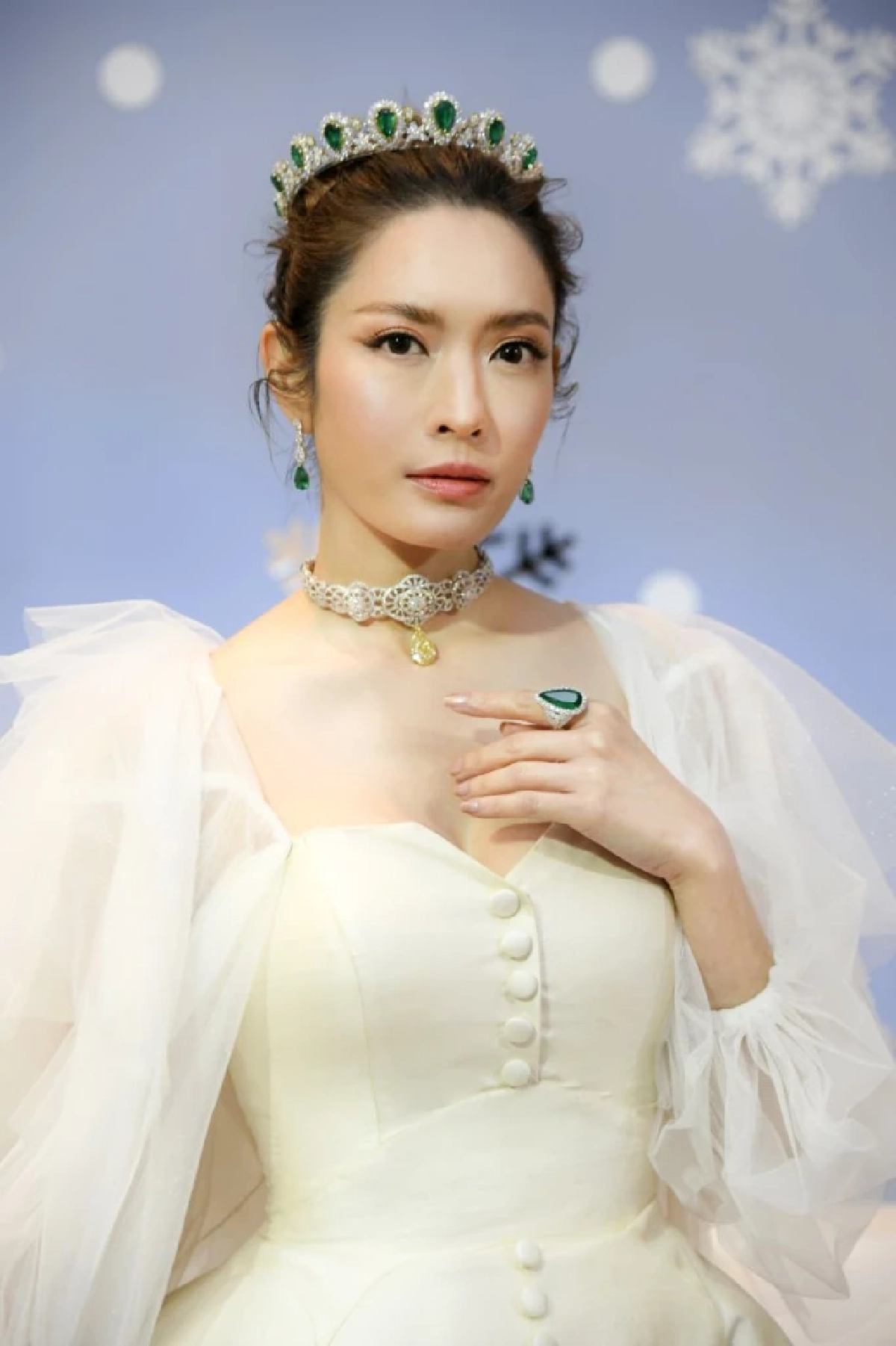 "แอฟ ทักษอร" สวยในชุดเจ้าสาวอีกครั้ง พร้อมเครื่องเพชรสุดตระการตา 120 ล้าน