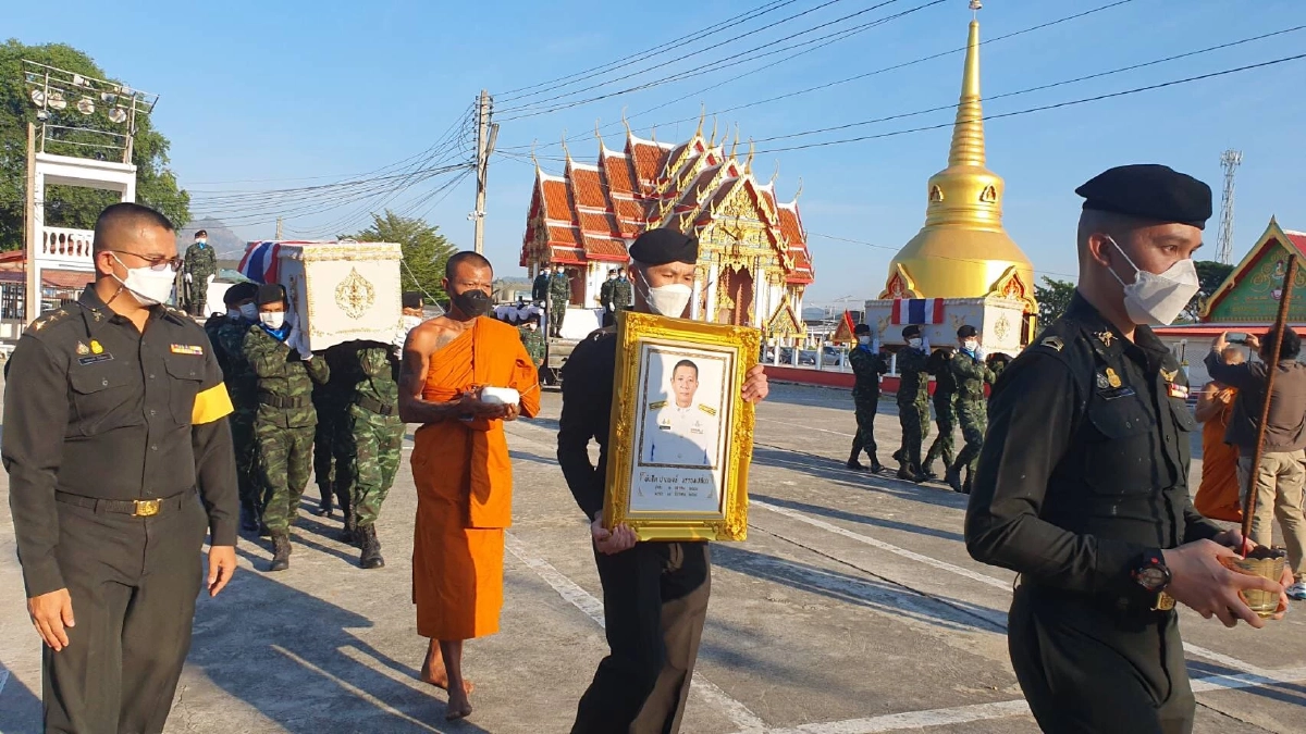 ส่ง 2 ทหาร "เฮลิคอปเตอร์" ฝึกบินตก กลับบ้านอย่างสมเกียรติ (มีคลิป)