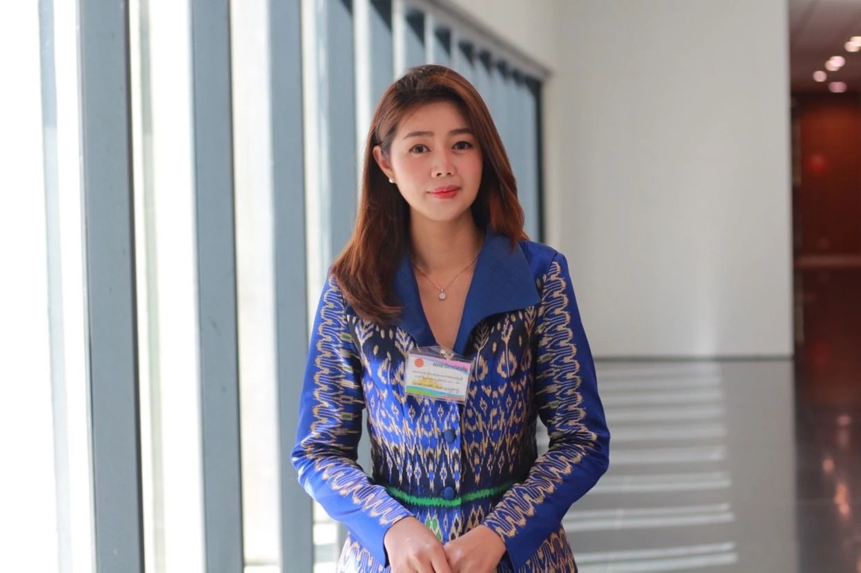 นางสาวเกศศิริ เรืองกาญจนเศรษฐ์  โฆษกเสรีรวมไทย