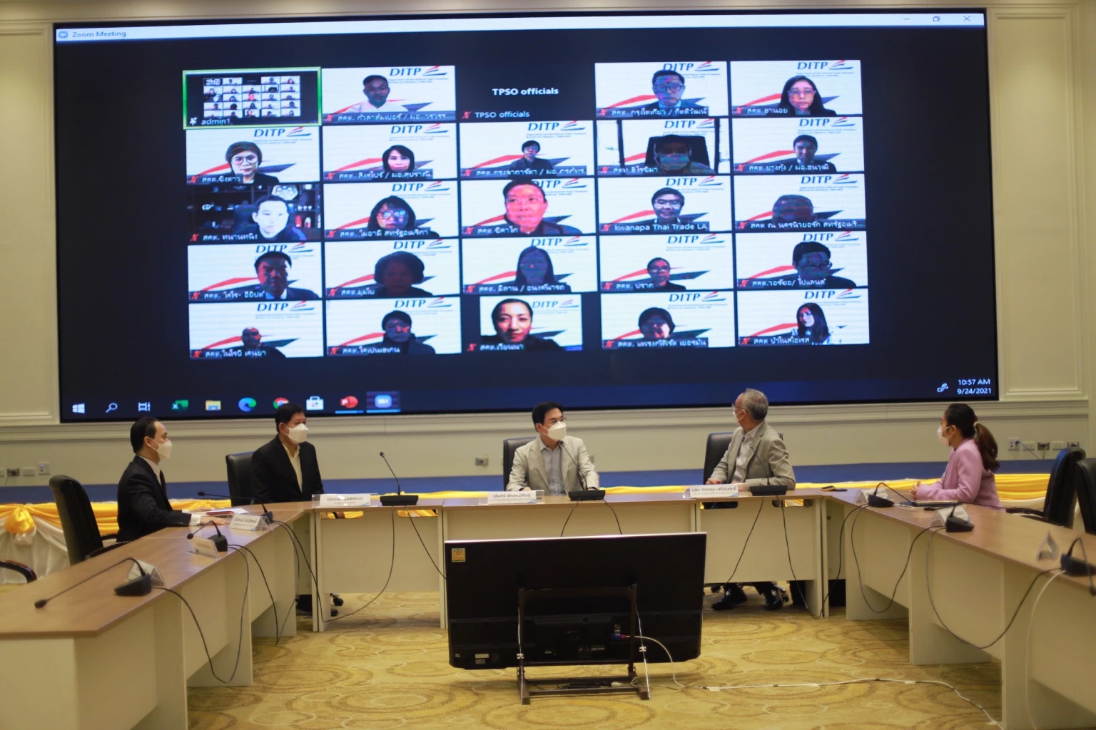 “จุรินทร์” สั่งทูตพาณิชย์ทั่วโลก จับตาสถานการณ์โอไมครอน