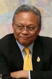 สุเทพ เทือกสุบรรณ 