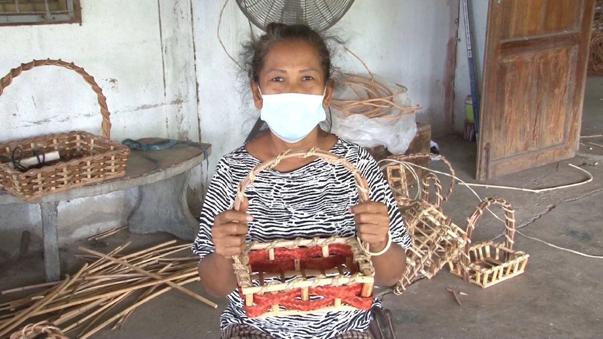 กลุ่มผลิตกระเช้าเถาวัลย์ประยุกต์ เผยยอดสั่งซื้อ "กระเช้าปีใหม่" ลดฮวบ