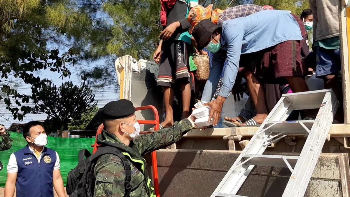 ชาวเมียนมา "หนีภัยสู้รบ" โบกมือขอบคุณ ขอกลับบ้านแล้ว 178 คน