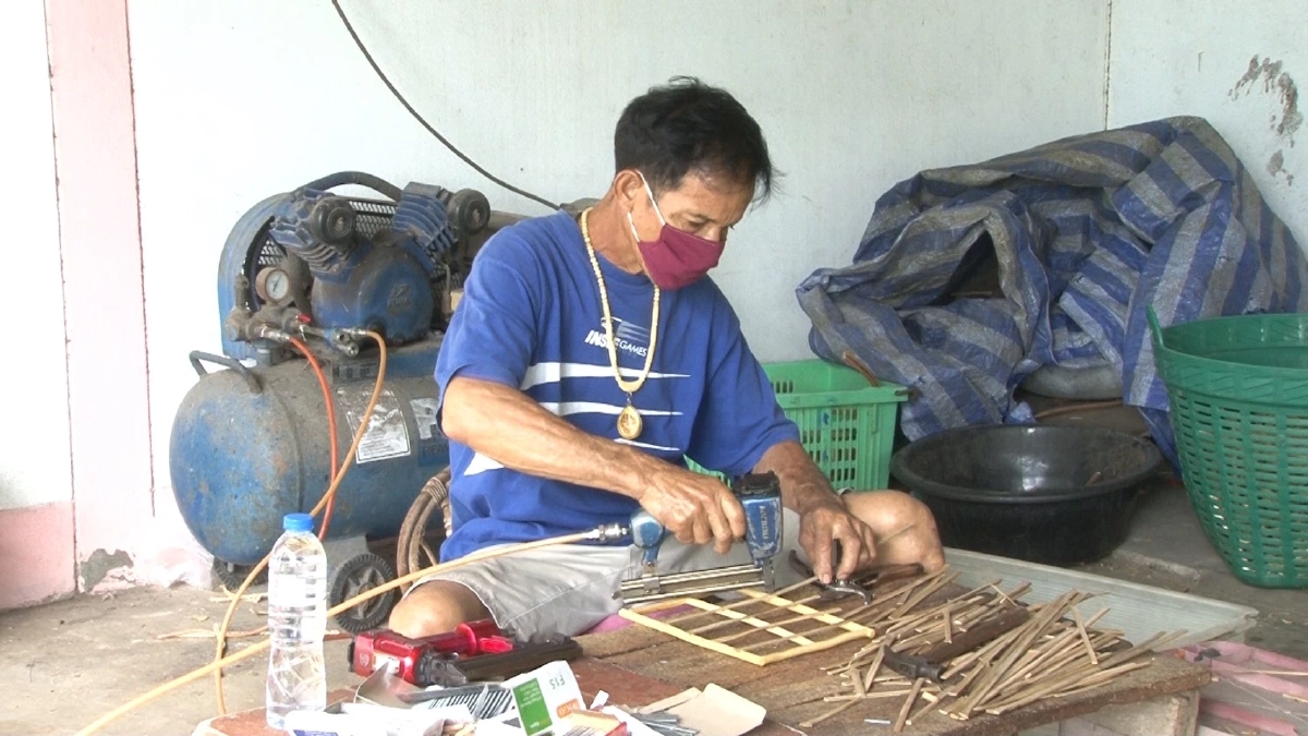 กลุ่มผลิตกระเช้าเถาวัลย์ประยุกต์ เผยยอดสั่งซื้อ "กระเช้าปีใหม่" ลดฮวบ