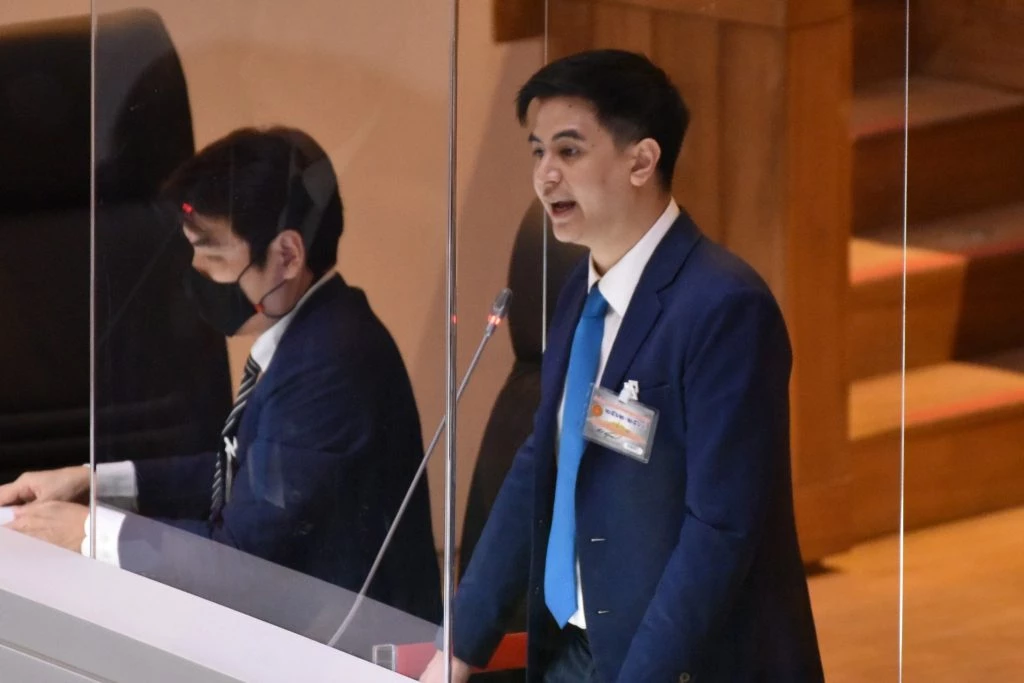 10 เหตุการณ์เด่นทางการเมืองรอบปี 2564  ปีแห่งการกัดเซาะรธน.หวังล้มนายกฯ