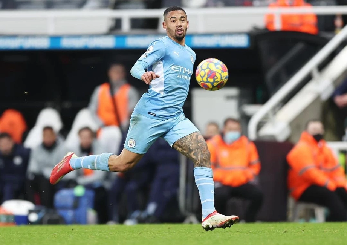 "แมนซิตี้"ถล่มนิวคาสเซิลยับ เก็บคะแนนนำพรีเมียร์ลีก-"หงส์"แบ่งแต้ม ไก่