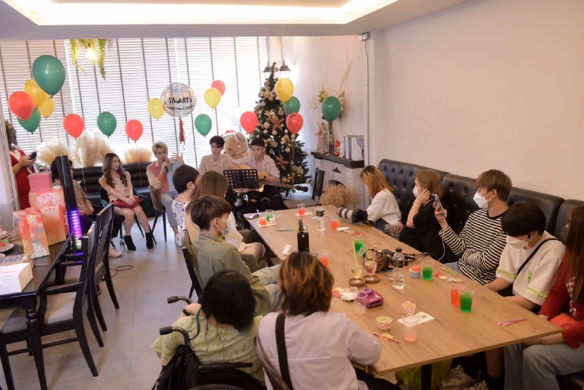 ไม่เหงา "สมาร์ท ชิษณุพงศ์" คริสต์มาส ปีนี้มีแฟน ๆ ร่วมฉลองอย่างอบอุ่น