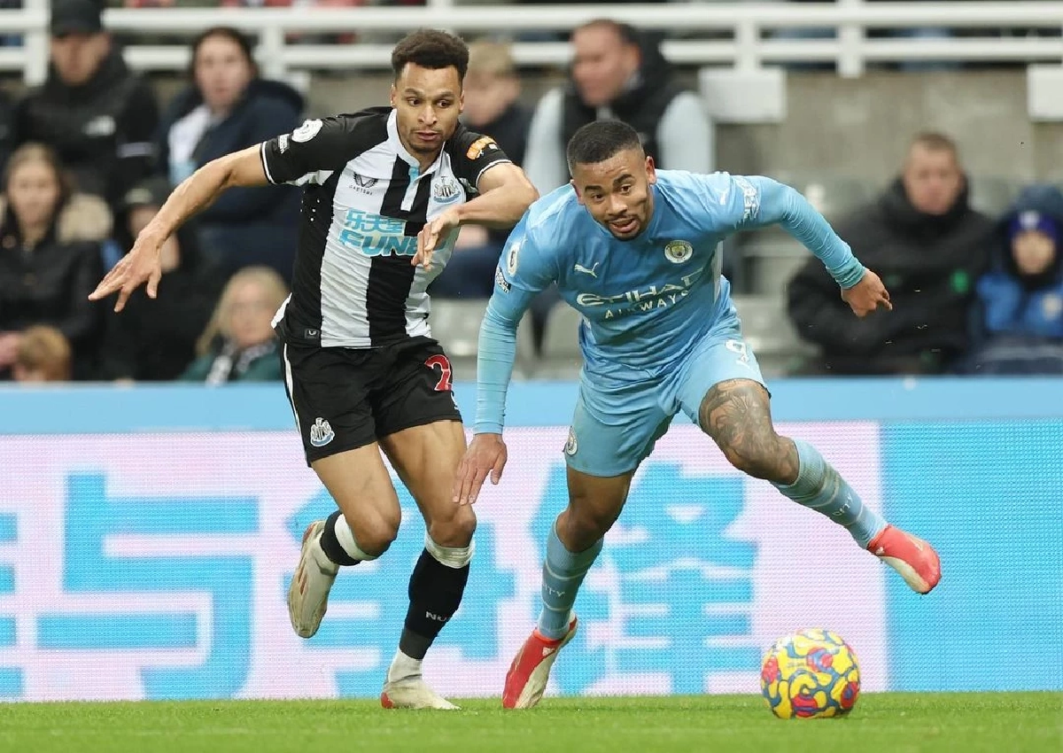 "แมนซิตี้"ถล่มนิวคาสเซิลยับ เก็บคะแนนนำพรีเมียร์ลีก-"หงส์"แบ่งแต้ม ไก่