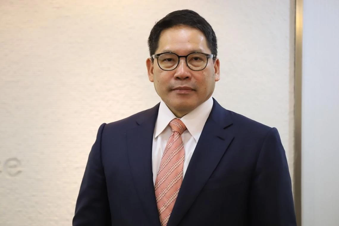 อุตตม สาวนายน อดีตรมว.คลัง  เตรียมเปิดตัวพรรค "สร้างอนาคตไทย"