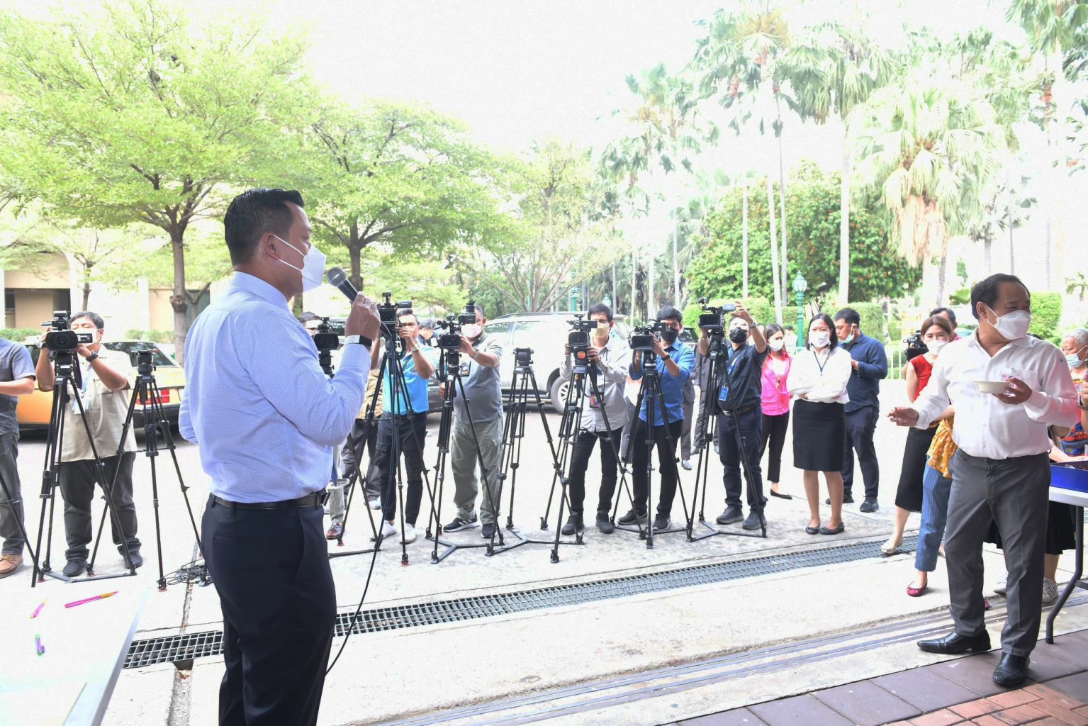 นายกฯ อวยพรปีใหม่สื่อทำเนียบฯ ขอให้มีความสุข สุขภาพแข็งแรง ประสบความสำเร็จ