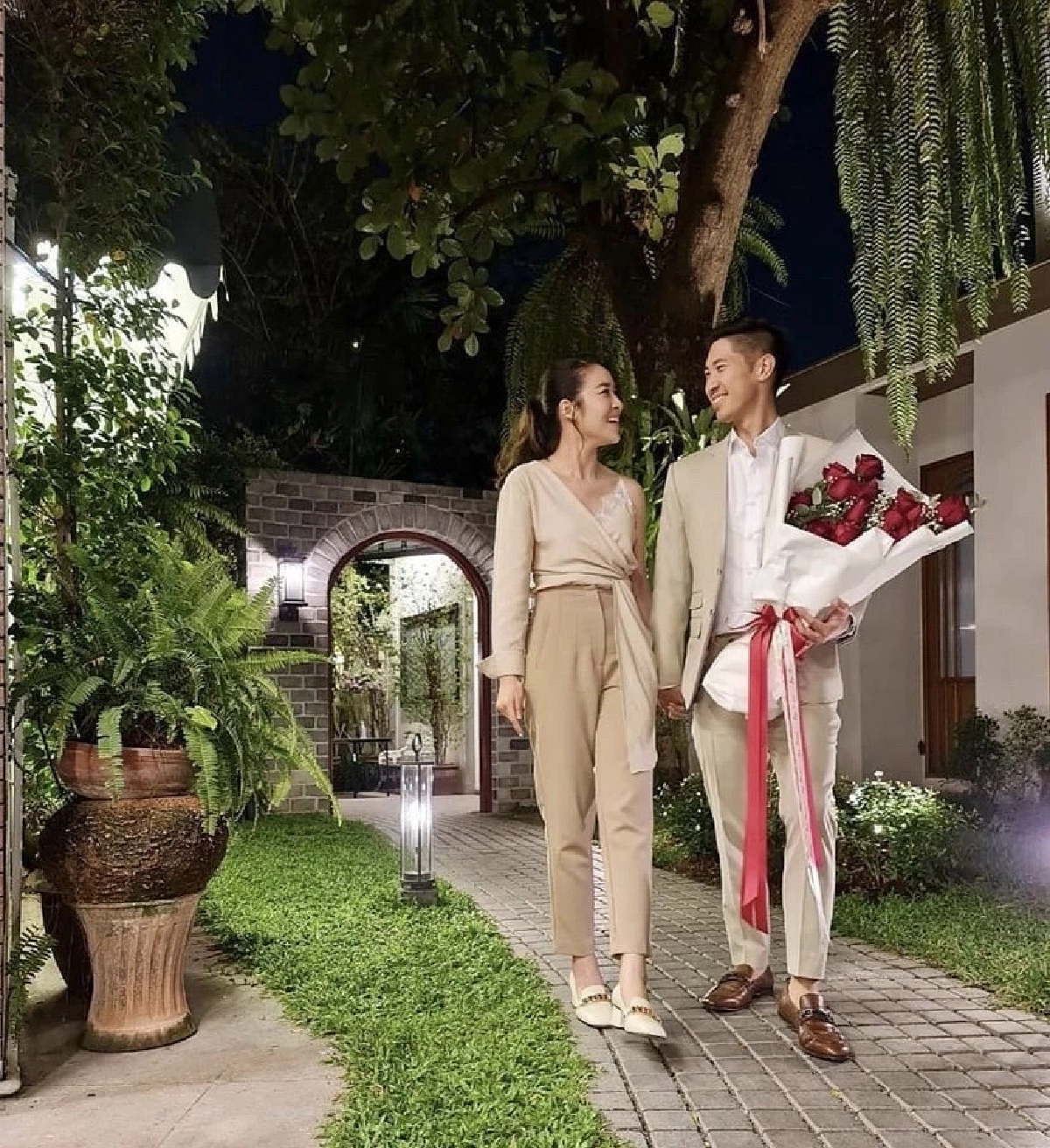 แม่บุญทุ่ม "เชียร์ ฑิฆัมพร" เปย์หนักซื้อของเซอร์ไพรส์วันเกิด "ไฮโซบิ๊ก"