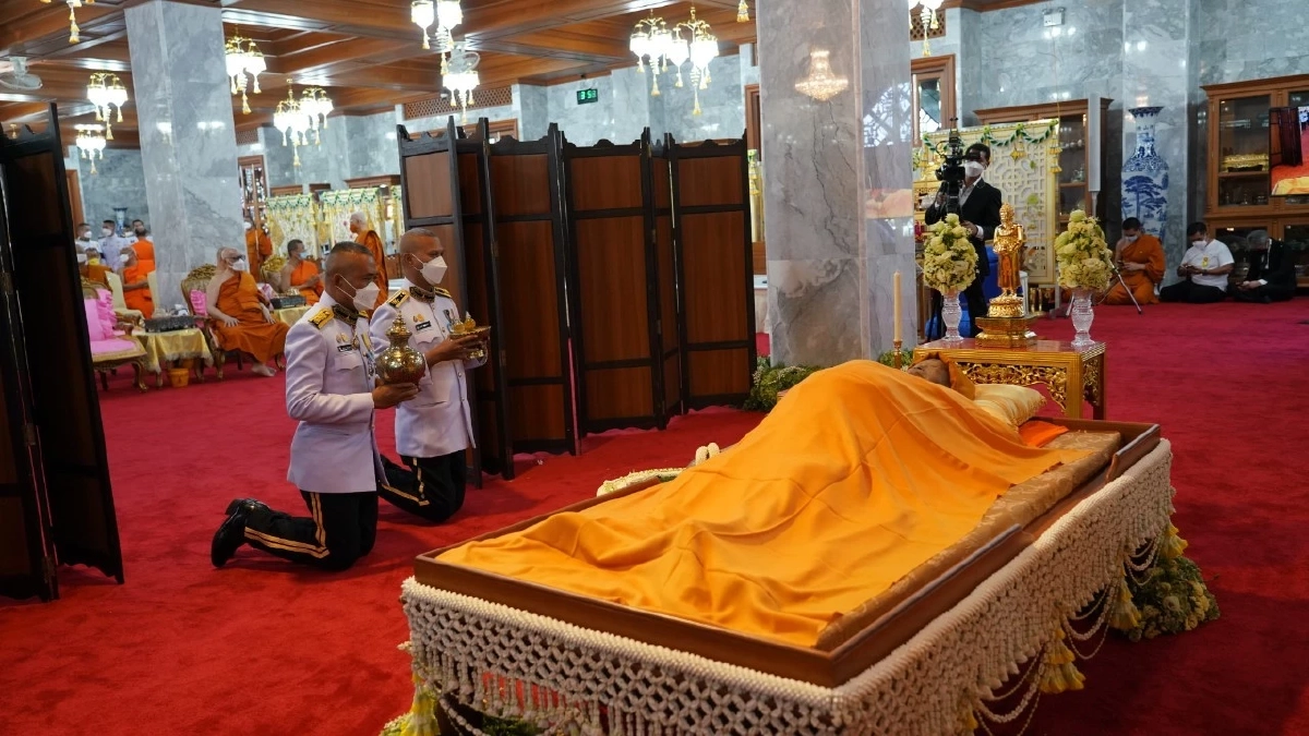 "สมเด็จพระสังฆราช" เสด็จร่วมพิธีสรงน้ำศพ "สมเด็จช่วง" พร้อมมหาเถรสมาคม