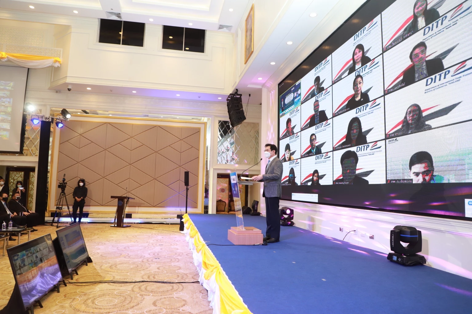 “จุรินทร์” สั่งทูตพาณิชย์ทั่วโลก จับตาสถานการณ์โอไมครอน