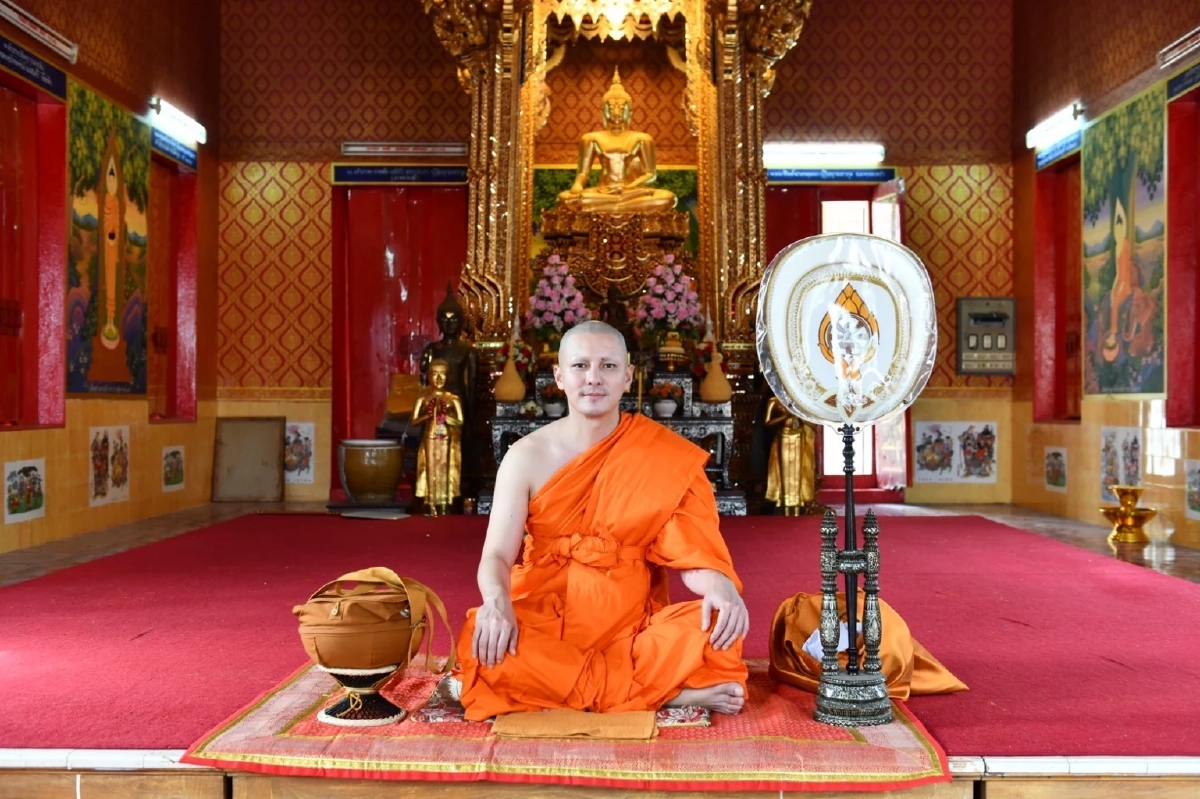 "ธันวา สุริยจักร" เข้าสู่ร่มกาสาวพัสตร์ ได้ฉายา "นาควโร"