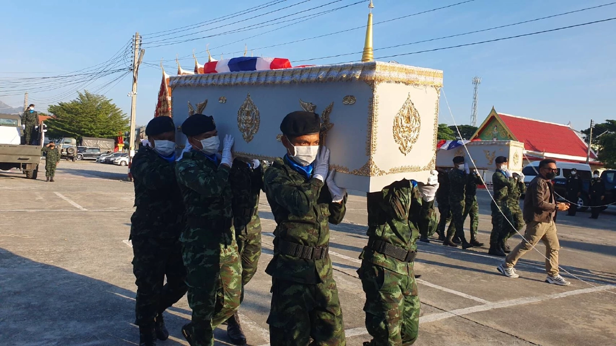 ส่ง 2 ทหาร "เฮลิคอปเตอร์" ฝึกบินตก กลับบ้านอย่างสมเกียรติ (มีคลิป)