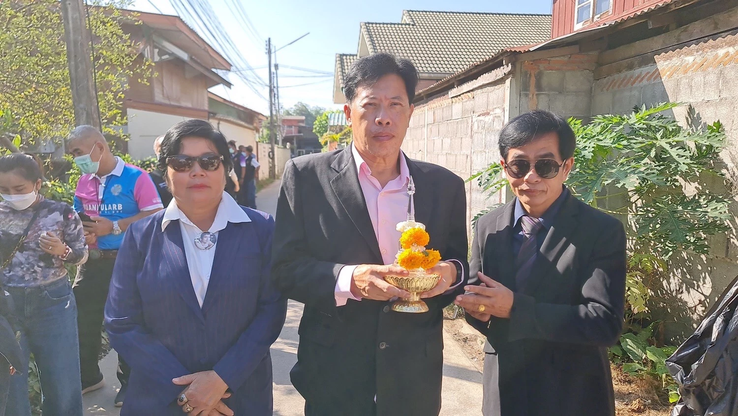 เปิดพิพิธภัณฑ์ มิตร ชัยบัญชา จุดธูป "เลขเด็ด" ลุ้นโชคหวยตรุษจีน