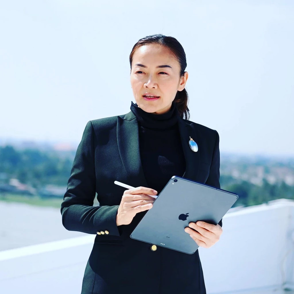 นางมัลลิกา บุญมีตระกูล มหาสุข ที่ปรึกษารัฐมนตรีว่าการกระทรวงพาณิชย์ 