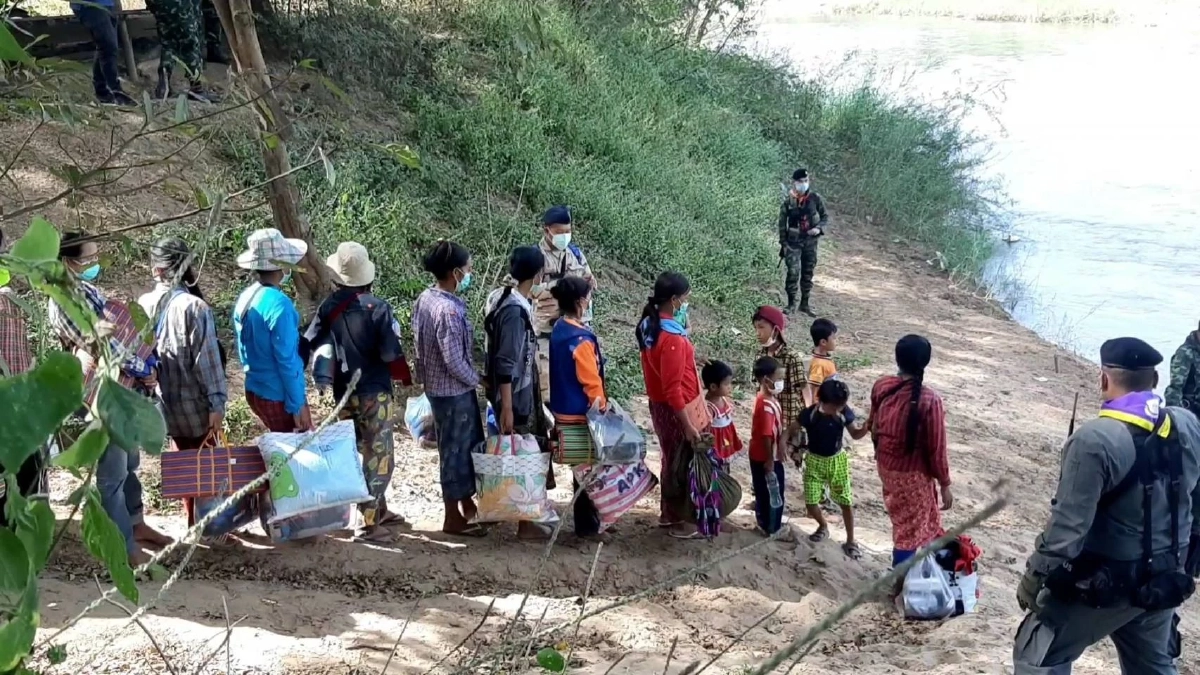 "ชาวเมียนมา" ที่มาขอพักพิงฝั่งไทย ด้าน อ.แม่สอด ขอกลับบ้านโดยสมัครใจเพิ่ม