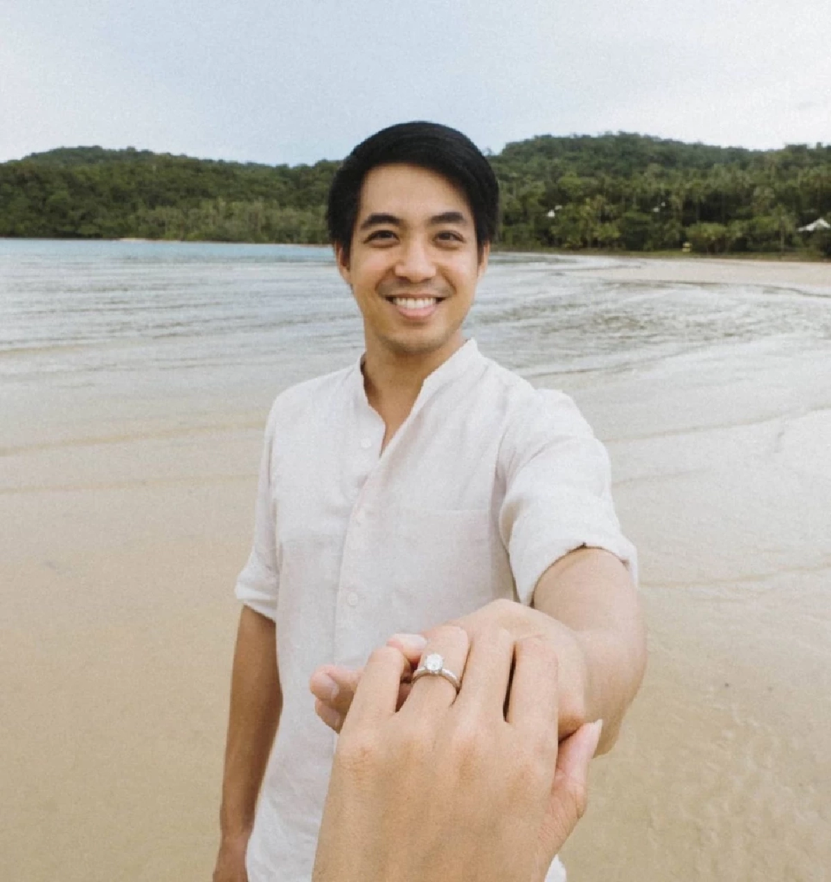 "ใบเฟิร์น อัญชสา" ถูกแฟนหนุ่ม ขอแต่งงาน ขอบคุณ ที่ทำให้โชคดีที่สุด