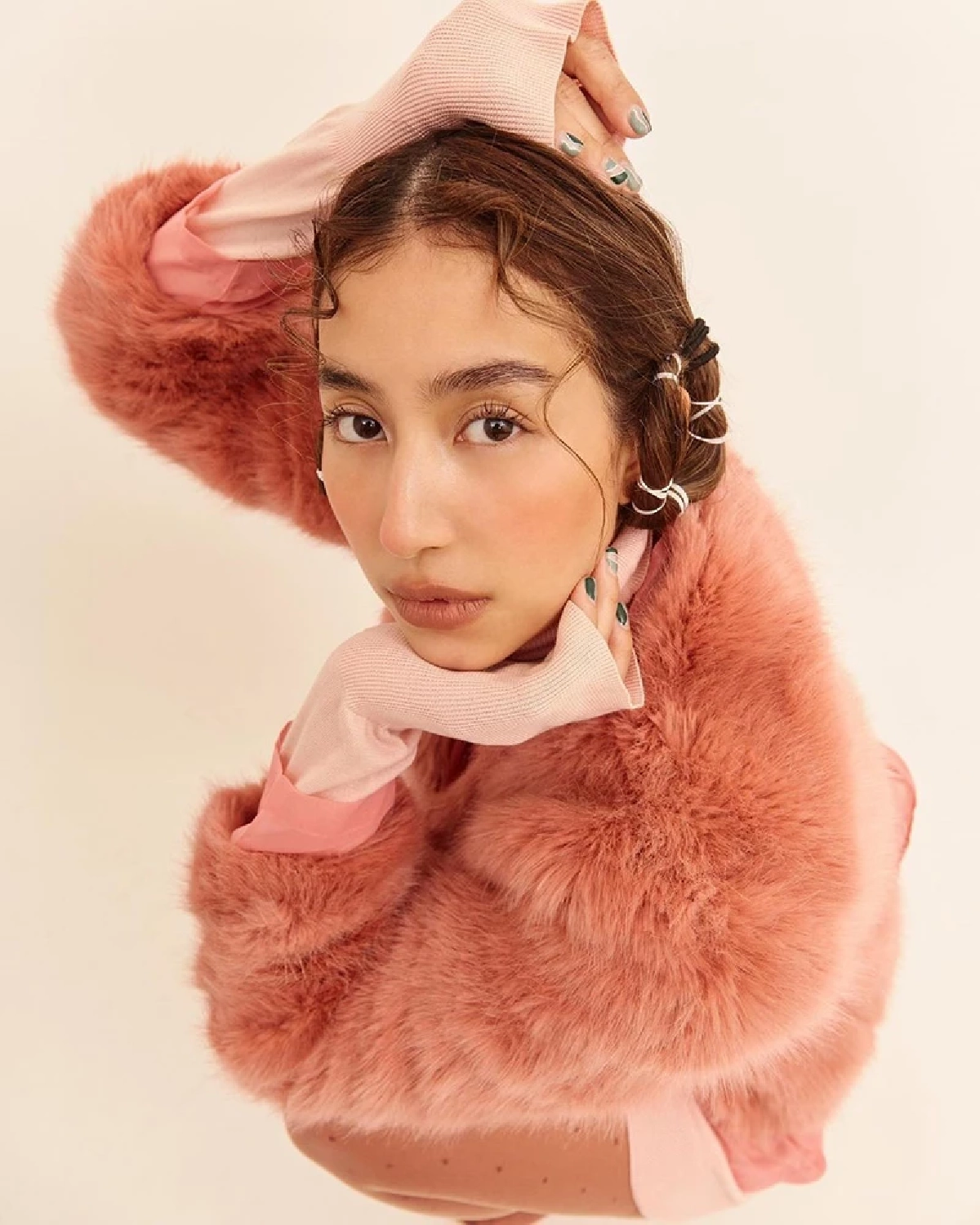 "มิ้นต์ ชาลิดา" ไม่ได้ขึ้นปฏิทินช่อง 3 ก็ถ่ายเองไปเลย รูปสวยมาก