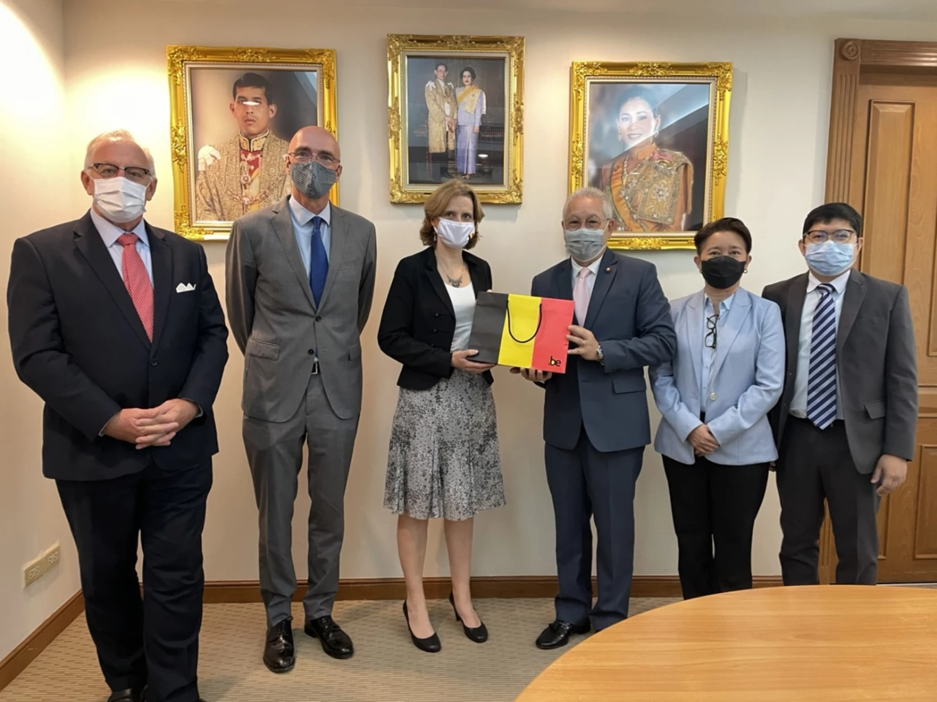 คณะทูตกลุ่มเบเนลักซ์พบทีมศก.ประชาธิปัตย์ขอแรงหนุนทำความตกลงFTAไทย-อียู