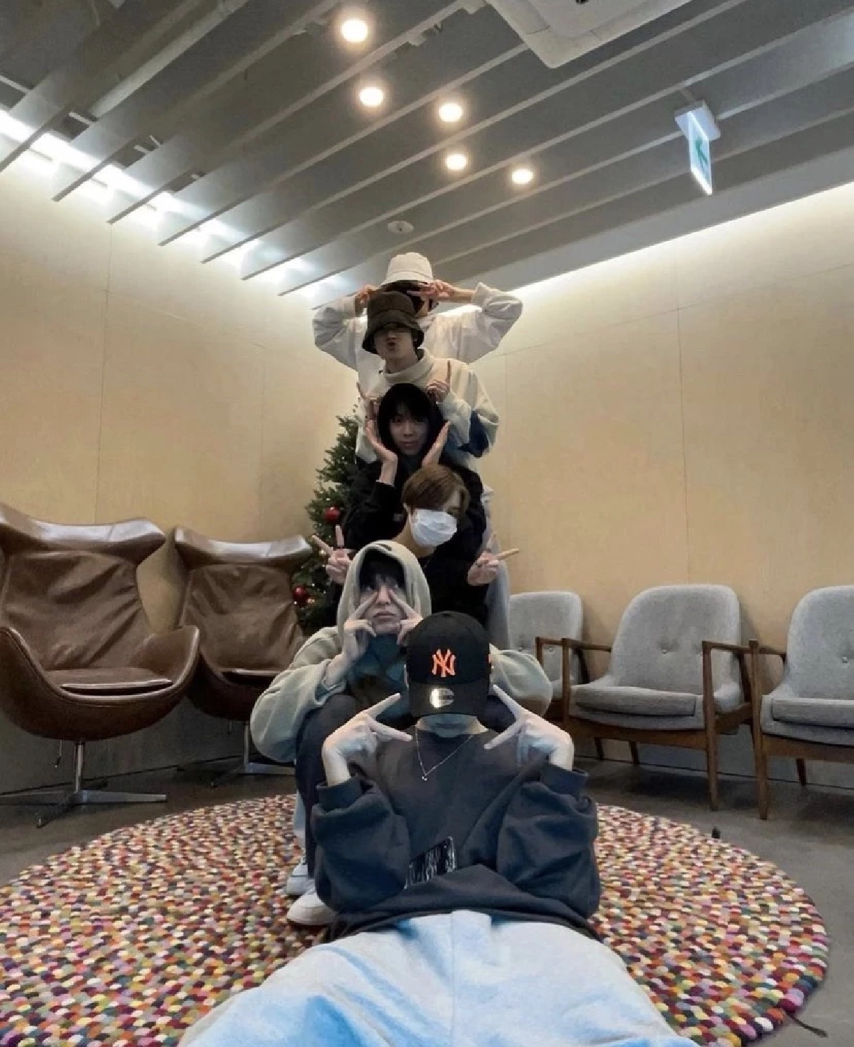 ราคาการ์ดพุ่งหลัง "ยอร์ช ยงศิลป์" ได้เดบิวต์เป็นศิลปินเกาหลี สูงสุด 100 ล้าน