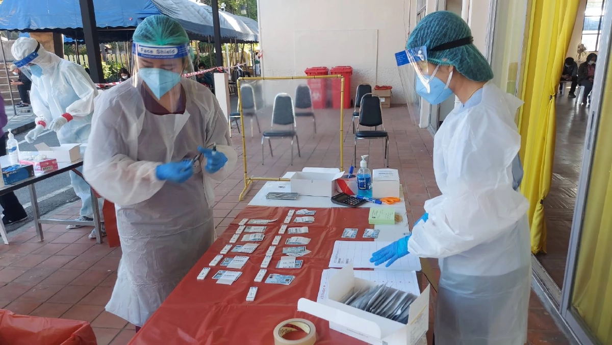 สสจ. เชียงใหม่ ตั้งจุดตรวจหาเชื้อ "โควิด-19" เชิงรุก ปชช. สนใจแห่ตรวจเพิ่ม
