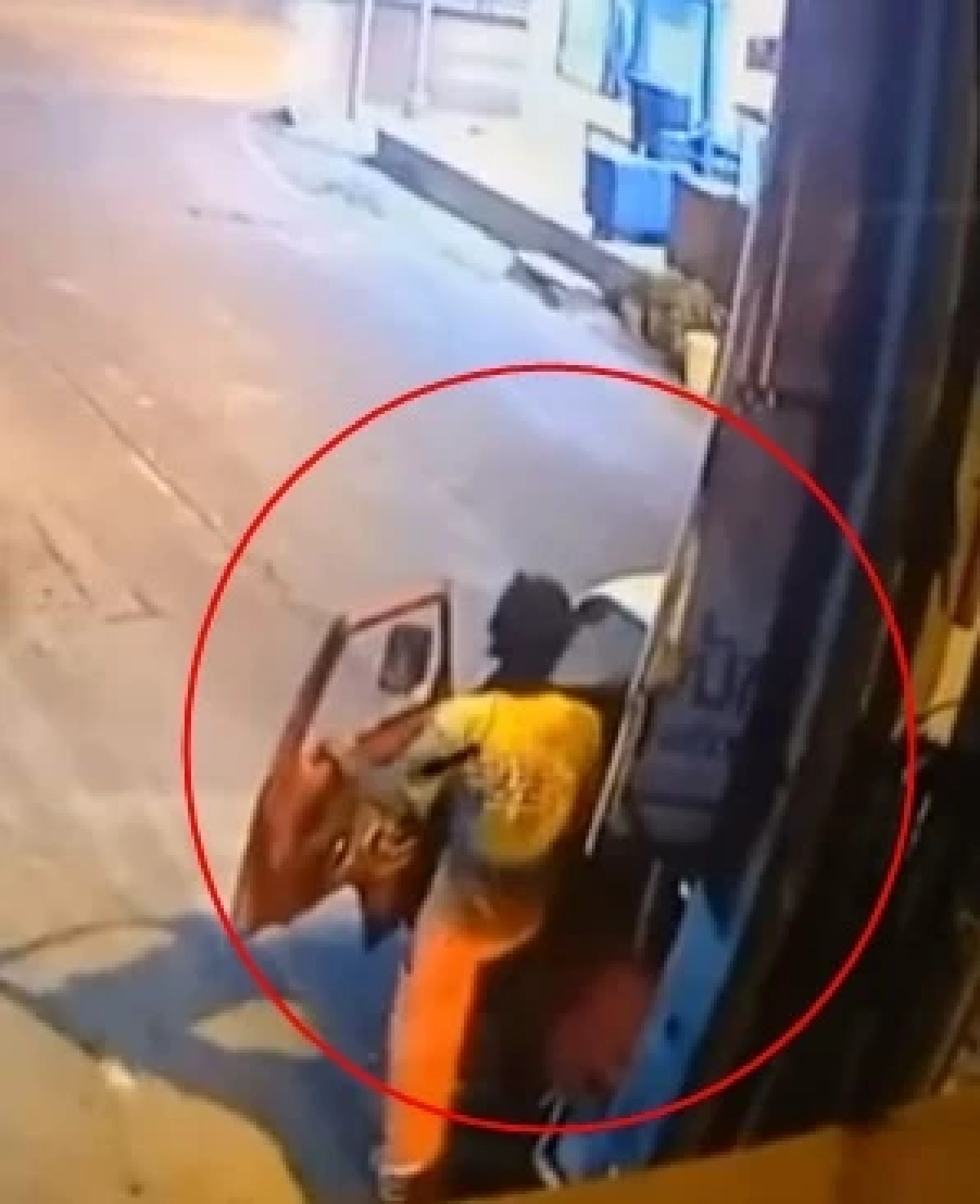 เปิดวงจรปิด "แก๊งซูบารุ" อาละวาด บุกร้านนมแพะ ย่านทุ่งครุ ขโมยบอนสี ราคาแสน