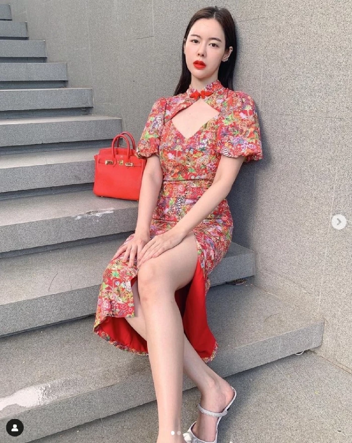 "ไอซ์ ปรีชญา" เจ็บหนัก กระดูกเท้าข้างขวาหัก นอนใส่เฝือกอยู่บนเตียง