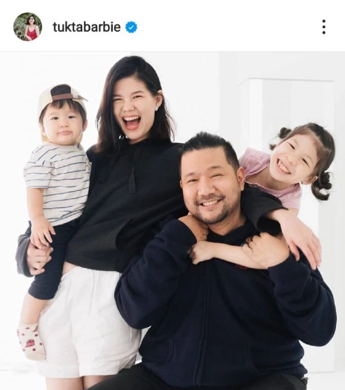 น้ำตาไหล ภรรยานักร้องดัง "บอย ตรัย" ติดโควิดพร้อมลูก 2 คน ลูกไข้ขึ้นสูง