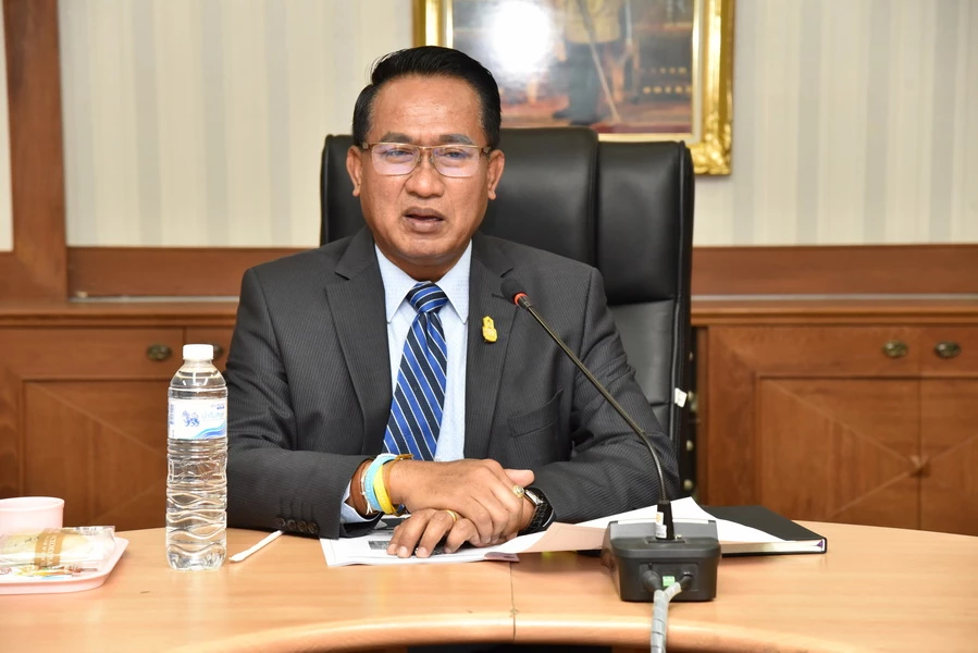 นายสัตวแพทย์สรวิศ ธานีโต อธิบดีกรมปศุสัตว์ 