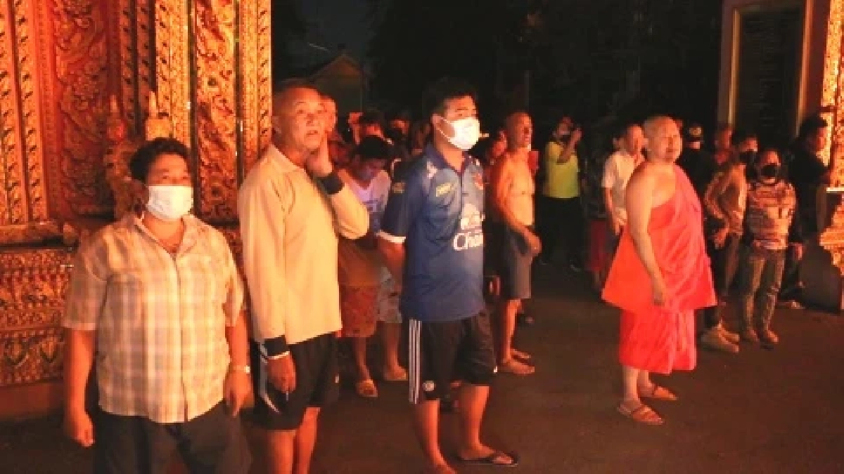 เพลิงพิโรธกลางดึก "ไฟไหม้" ห้องแถวไม้ เมืองกำแพงเพชร วอด 6 หลัง ไร้เจ็บ-ตาย