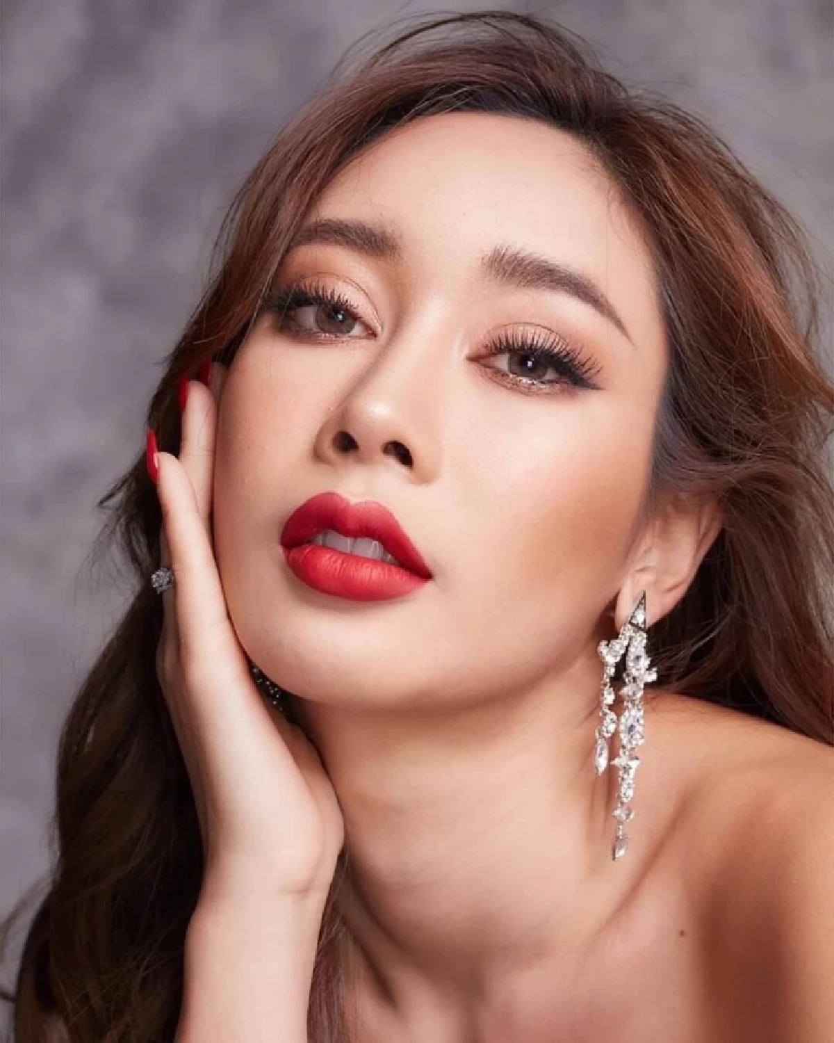 เสพติดศัลยกรรม "น้ำเพชร" หน้าย้วย ทุ่มเงินเรือนแสน ซ่อมหน้า