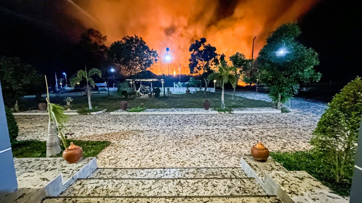 เผาอ้อย, เผาไร่อ้อย, เขม่าควัน, หน้าบ้าน