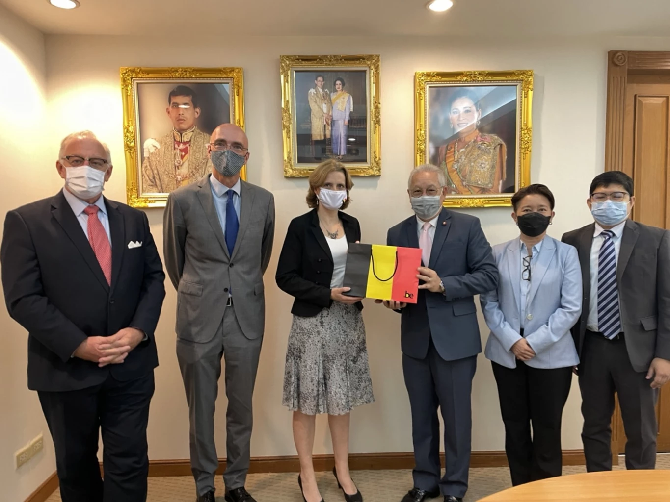 คณะทูตกลุ่มเบเนลักซ์พบทีมศก.ประชาธิปัตย์ขอแรงหนุนทำความตกลงFTAไทย-อียู