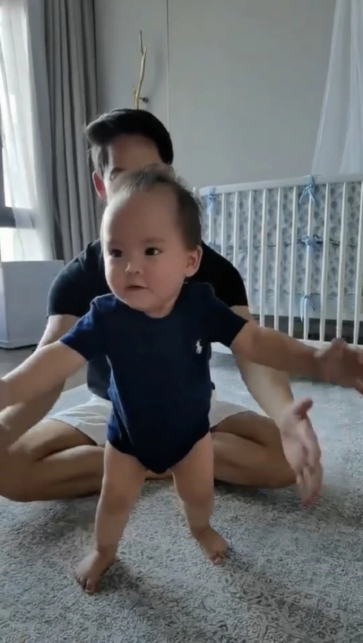 (คลิป) ใจหายใจคว่ำ ! ดูนาทีชีวิตลูกชายของ "ศรีริต้า" หวิดเลือดตกยางออก