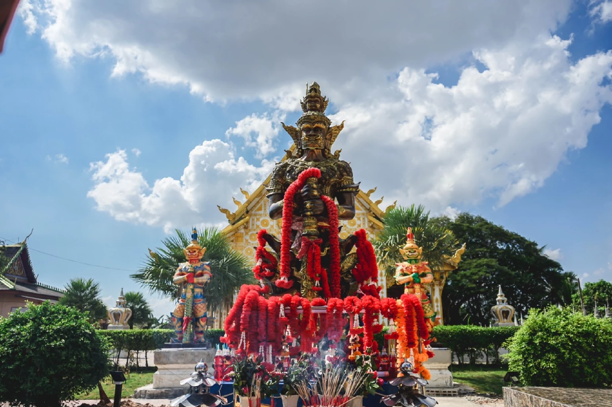 พาไป \"วัดจิกสูง\" ทำบุญไหว้พระ ขอพร \"ท้าวเวสสุวรรณ\" และ เจ้าถุงทอง ขอโชคลาภ
