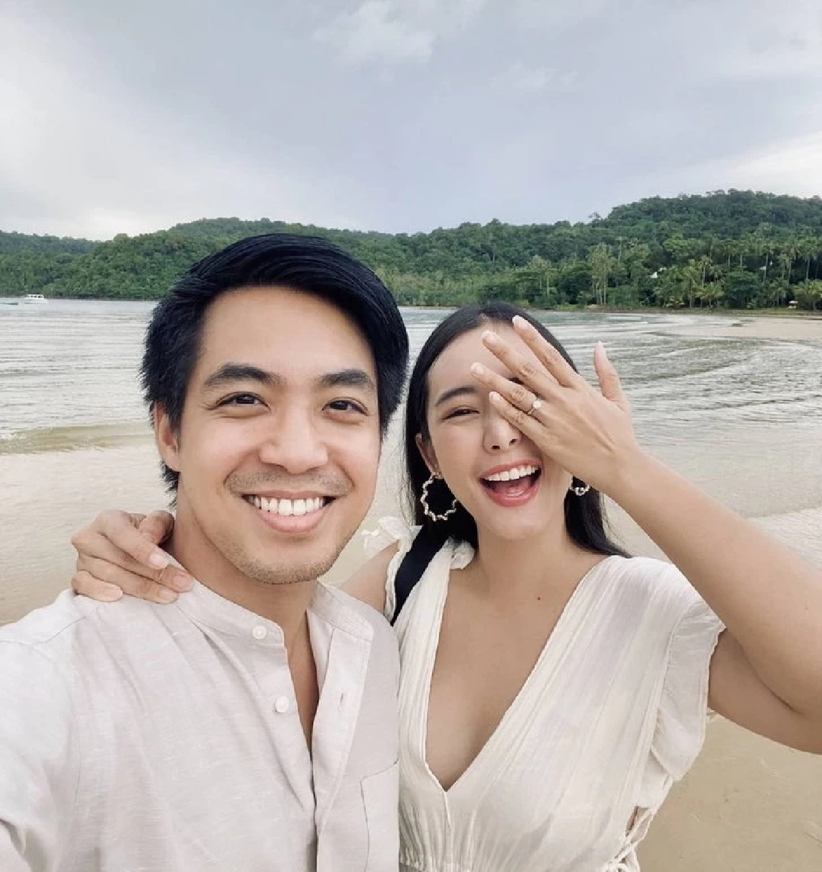 "ใบเฟิร์น อัญชสา" ถูกแฟนหนุ่ม ขอแต่งงาน ขอบคุณ ที่ทำให้โชคดีที่สุด