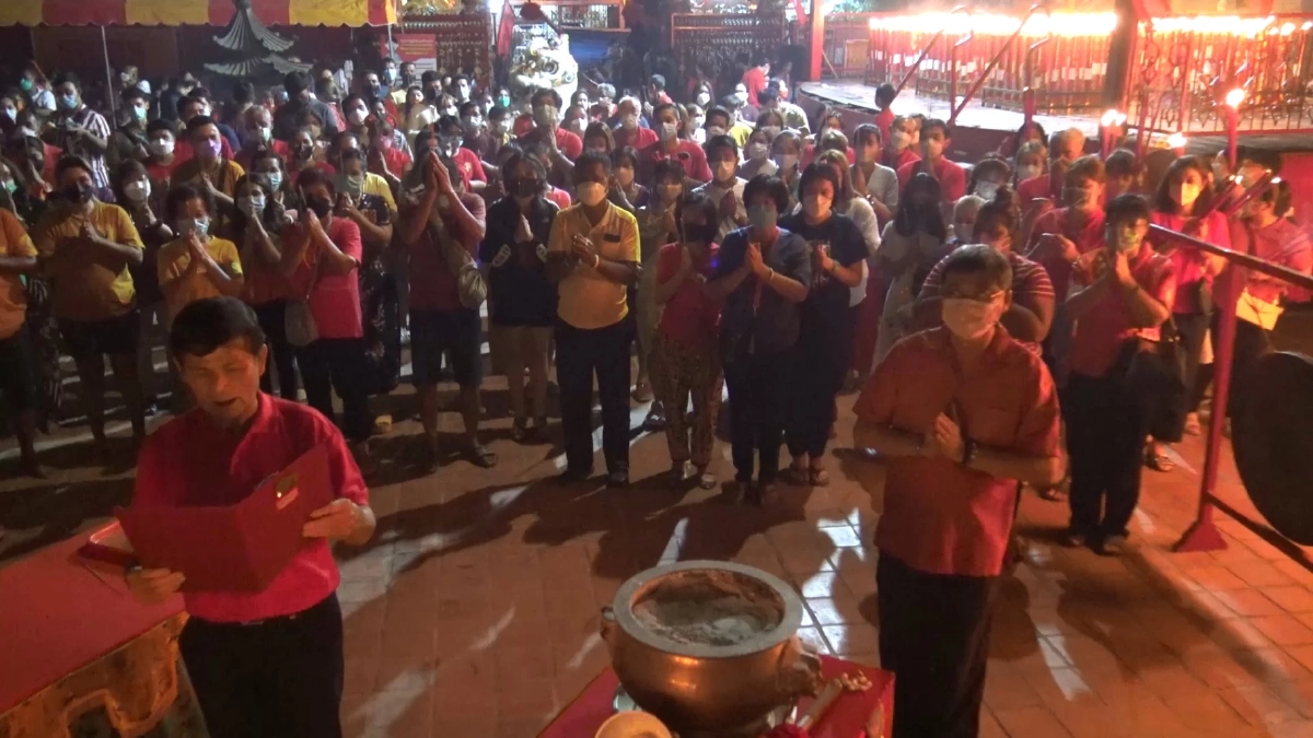 "ตรุษจีน" สงขลาคึกคัก แห่ไหว้ "ไฉ่ซึ้งเอี้ย" จุดประทัด 1 แสนนัด รับศิริมงคล