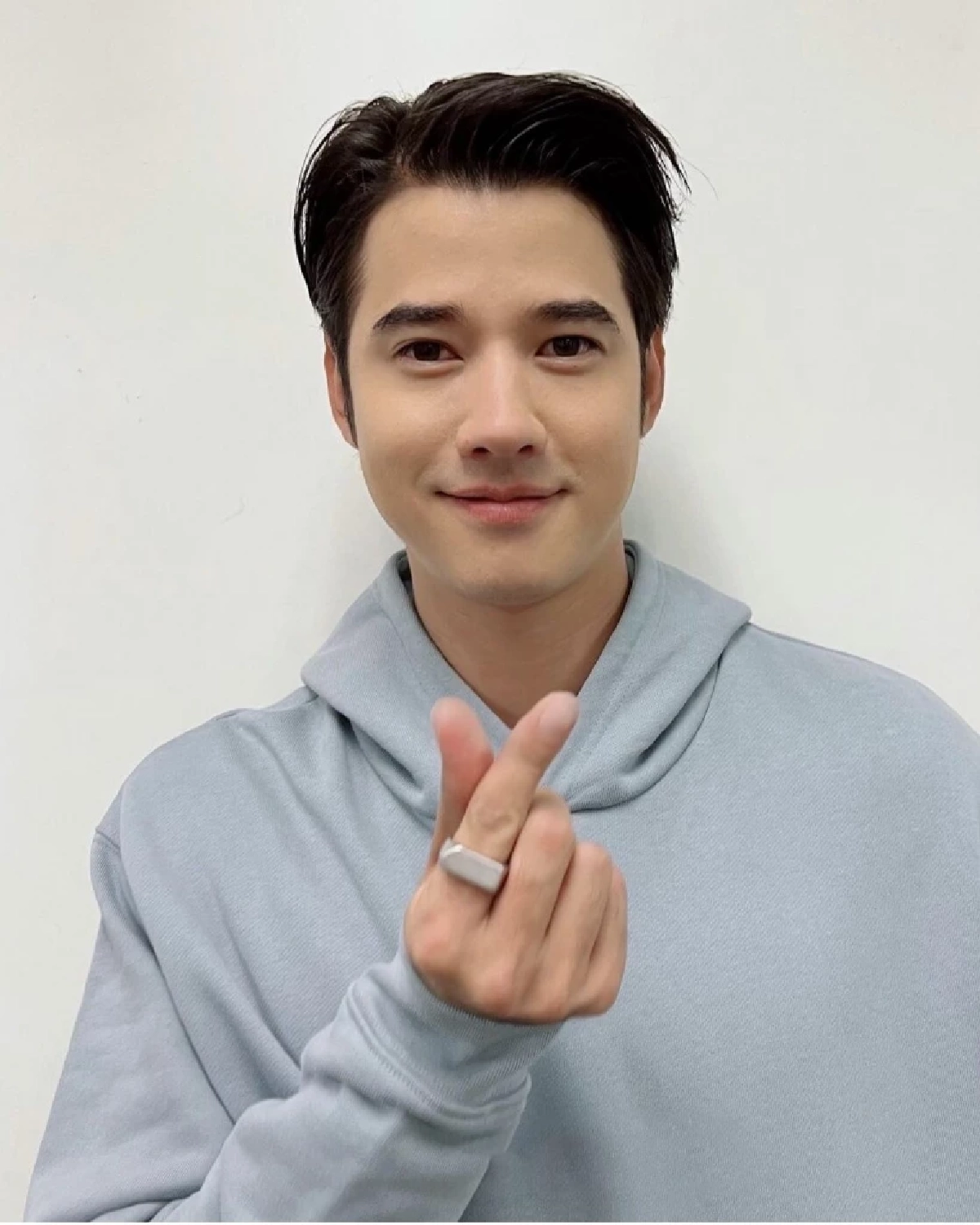 "มาริโอ้" ลงรูป "จันจิ" พร้อมให้ดอกไม้ช่อโต ความคลั่งรักนี้ นานๆ ได้เห็นที