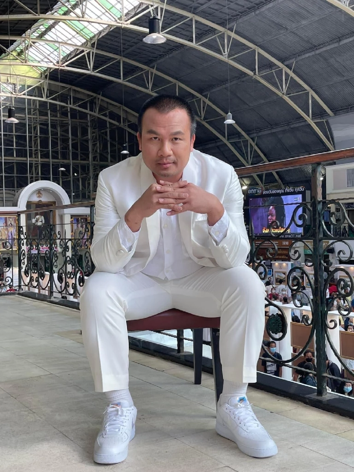 ชาวเน็ตขุดคลิป "สมปอง" นัวเนียผู้หญิงหลังสึกเพียงแค่ 2 อาทิตย์