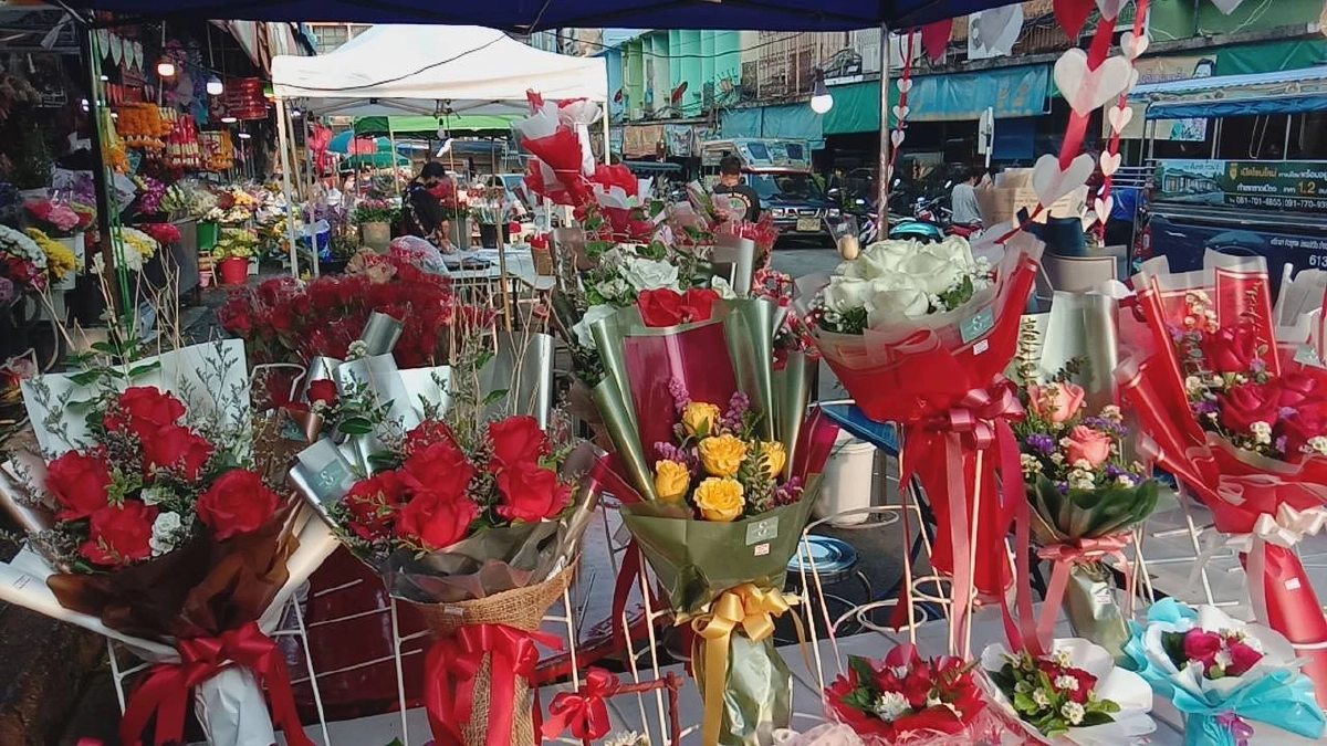 "กุหลาบ" ราคาพุ่งรับ "วาเลนไทน์"  ปีนี้ไม่คึกคัก หลังพิษโควิด-19 ทำศก.ซบเซา