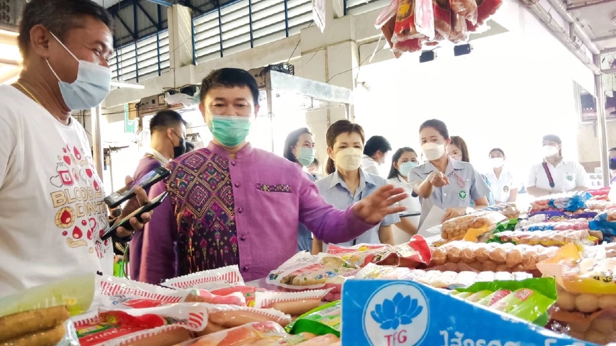 สสจ.พิษณุโลก เตือนผู้บริโภค อย่ากิน "ไส้กรอก" ที่ไม่มี อย.