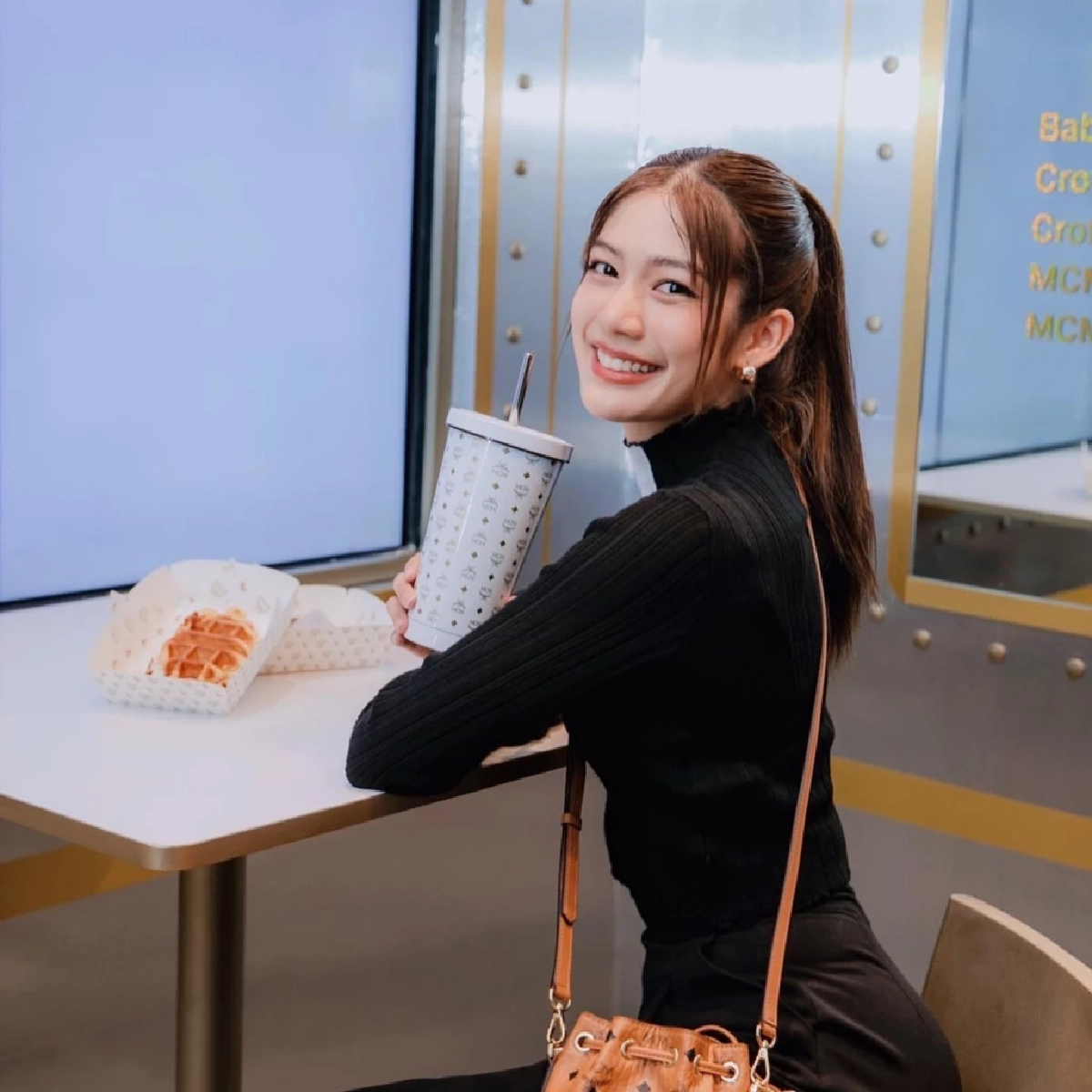 นางเอกดัง "ติดโควิด19" อีกราย เร่งโพสต์แจ้งกองถ่ายที่กระทบ ขณะนี้รักษาตัว