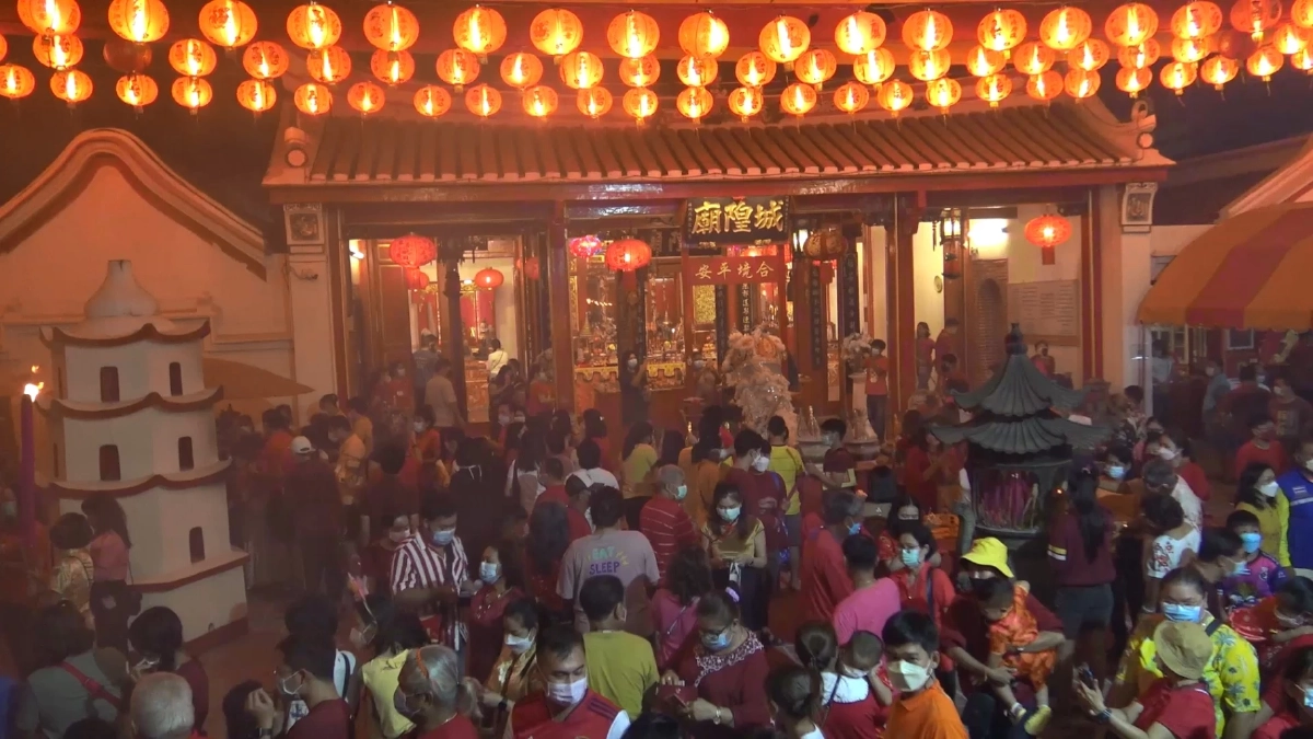 "ตรุษจีน" สงขลาคึกคัก แห่ไหว้ "ไฉ่ซึ้งเอี้ย" จุดประทัด 1 แสนนัด รับศิริมงคล