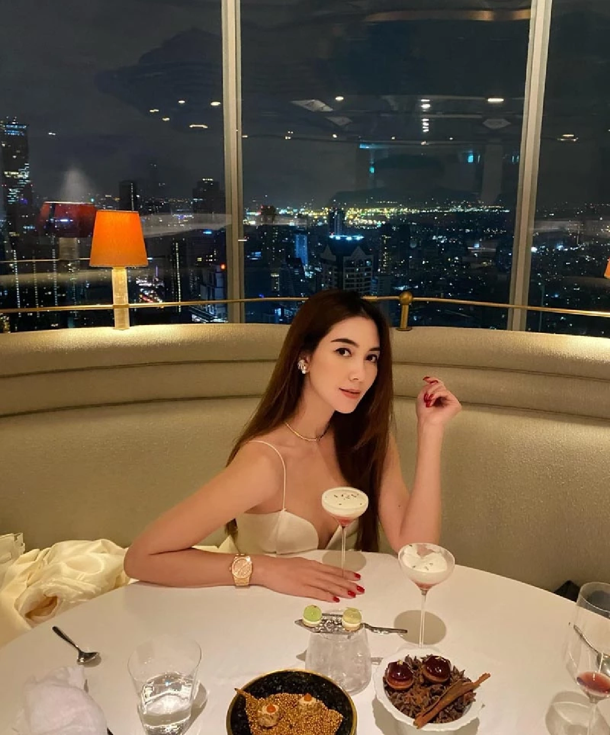 "วุ้นเส้น" อ้อนแฟน ฉลองวันเกิด นิกม์ ธนะภูมิกุล รักไม่หวือหวา แต่หวานไม่เบา