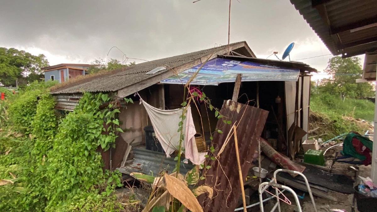 สุดปลื้ม ยาย 79 ได้ฤกษ์ "วาเลนไทน์" รับมอบ "บ้านใหม่" แทนบ้านเก่าที่ถูกไฟไหม้