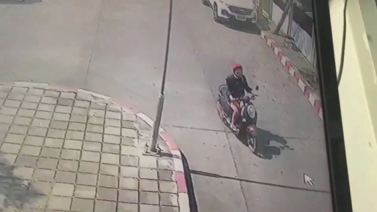 หนุ่มร้านเครื่องเขียนจำได้ สาวหน้าโหดขอซื้อ "ตะปู" เป็กโรยป่วนโรงพักอุดร