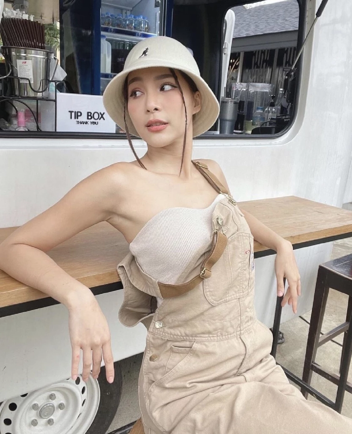 "มาริโอ้" ลงรูป "จันจิ" พร้อมให้ดอกไม้ช่อโต ความคลั่งรักนี้ นานๆ ได้เห็นที